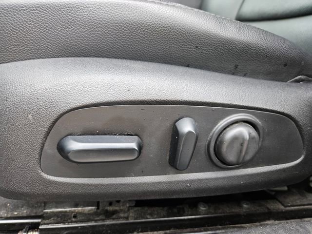 Used 2018 Chevrolet Malibu Premier w/ Premier Sun and Wheel Package image 9