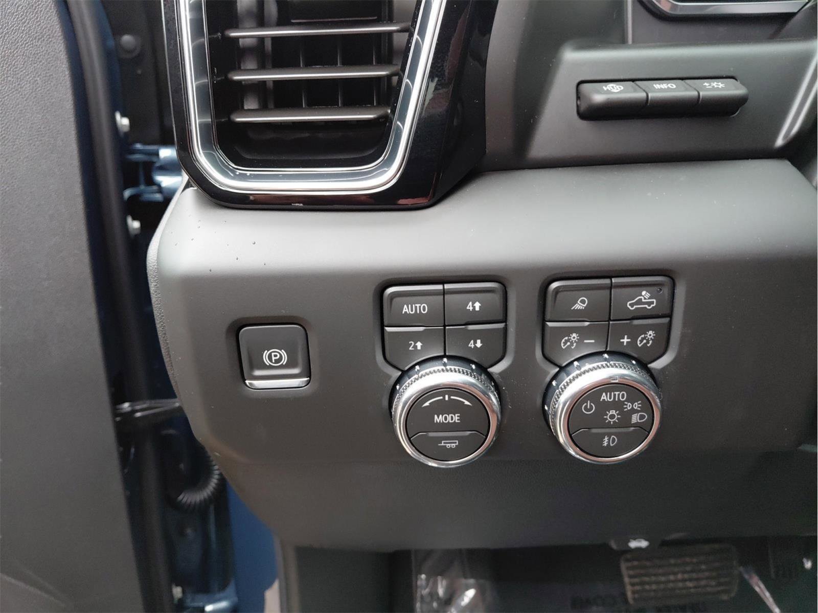 New 2026 GMC Sierra 1500 Denali Ultimate image 18