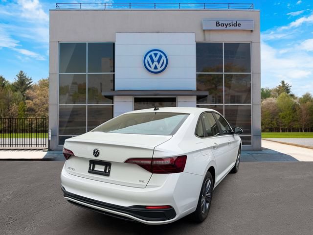 Certified 2023 Volkswagen Jetta SE w/ Panoramic Sunroof Package FWD image 7