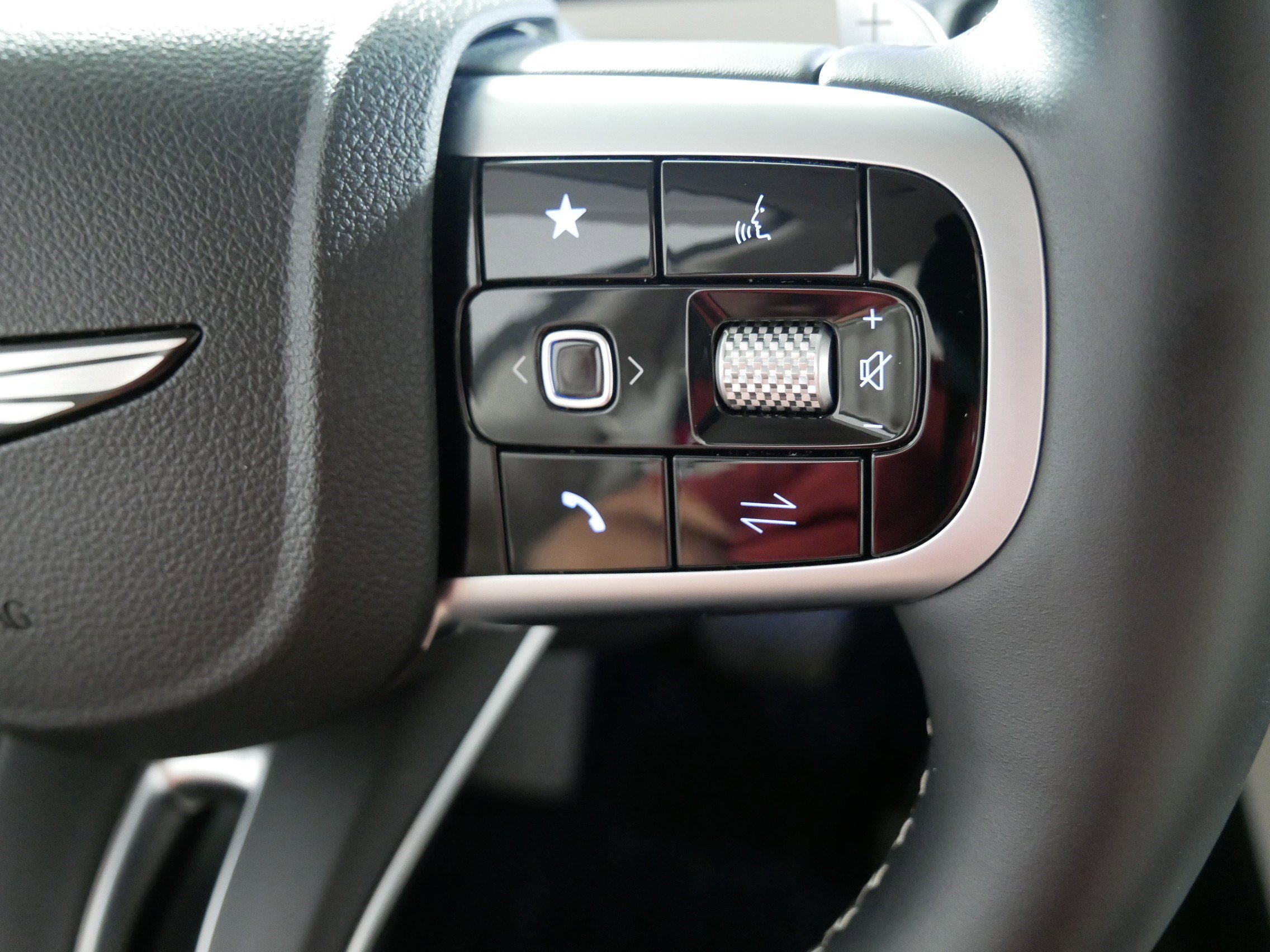 Certified 2026 Genesis GV70 2.5T AWD/4WD image 28