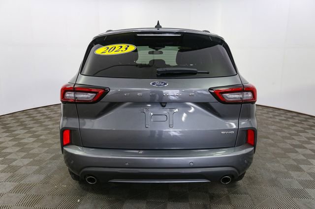 Used 2023 Ford Escape ST-Line w/ Tech Pack #1 AWD/4WD image 9