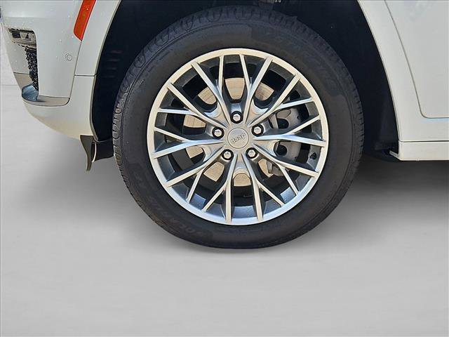 Used 2023 Jeep Grand Cherokee L Summit w/ Advanced Protech Group IV image 22