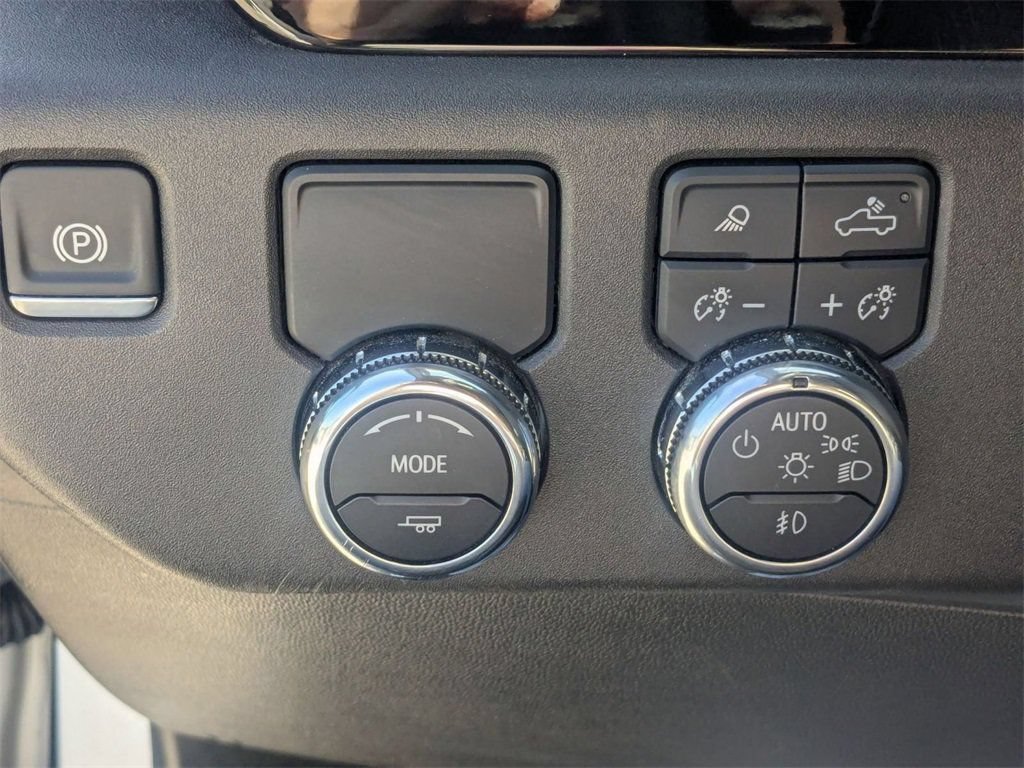 Used 2025 GMC Sierra 1500 SLT RWD image 17