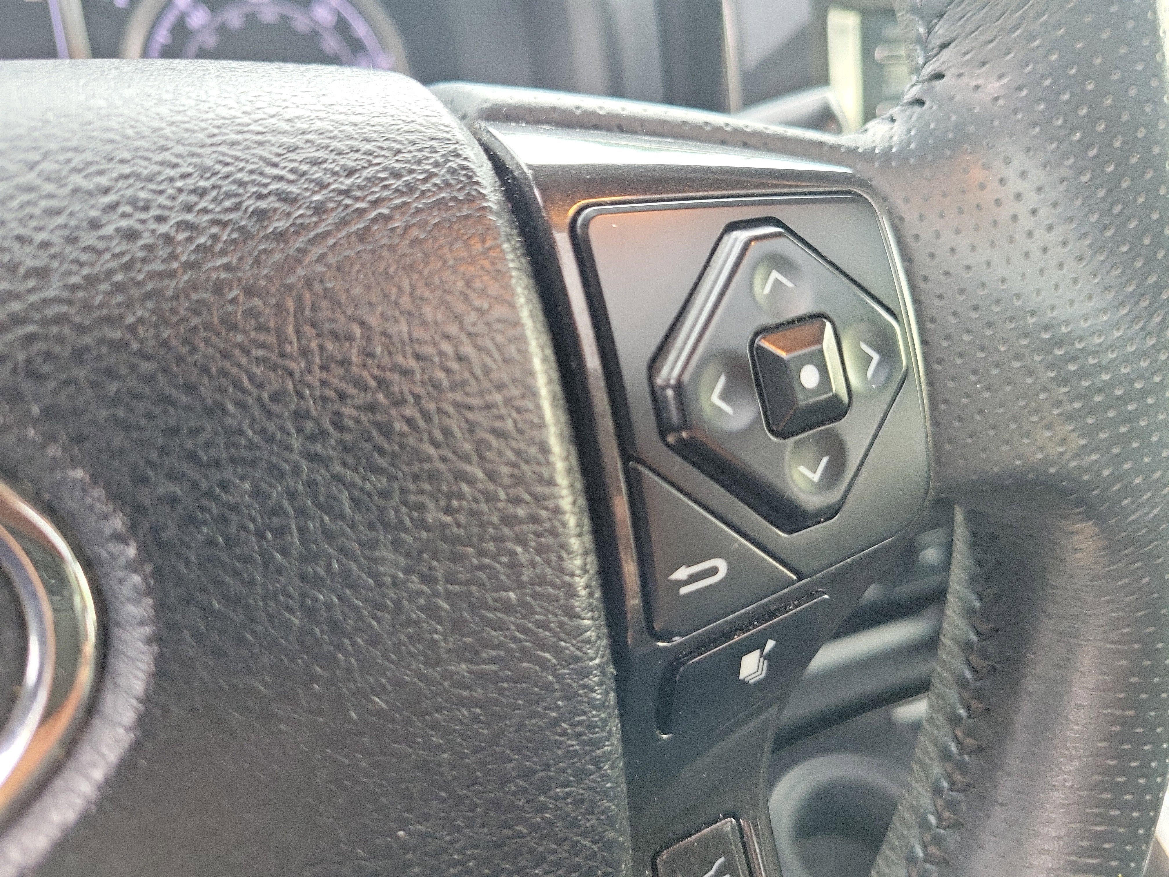 Used 2021 Toyota 4Runner TRD Off-Road Premium w/ Moonroof Package AWD/4WD image 28