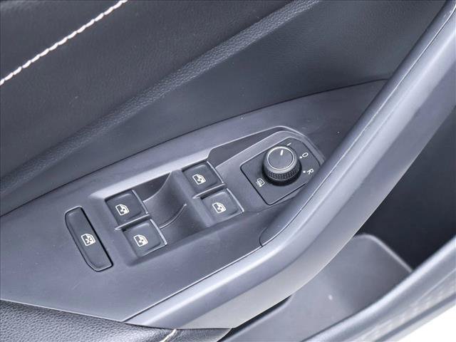Used 2022 Volkswagen Jetta SEL FWD image 11