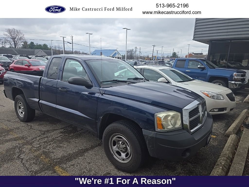 Used 2005 Dodge Dakota ST image 1