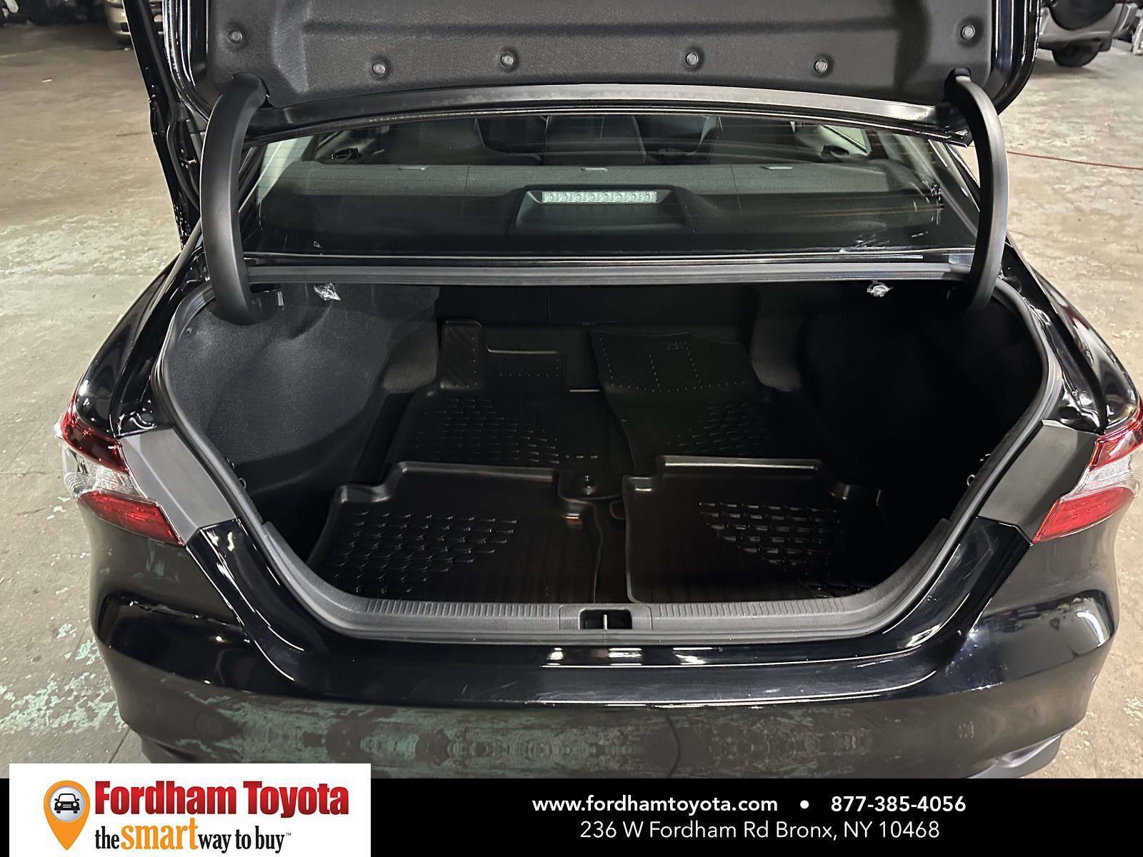 Used 2022 Toyota Camry LE image 13