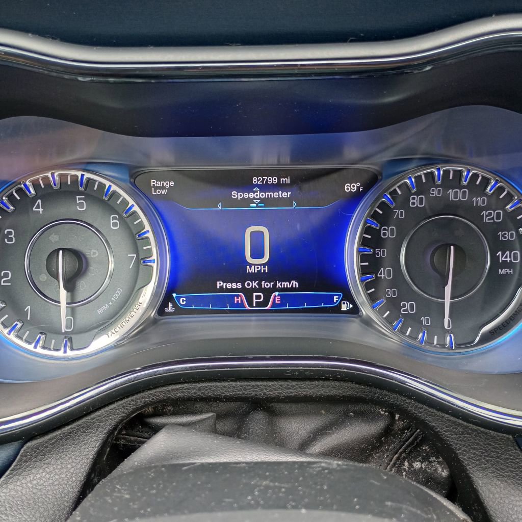 Used 2015 Chrysler 200 S w/ Navigation & Sound Group I FWD image 10