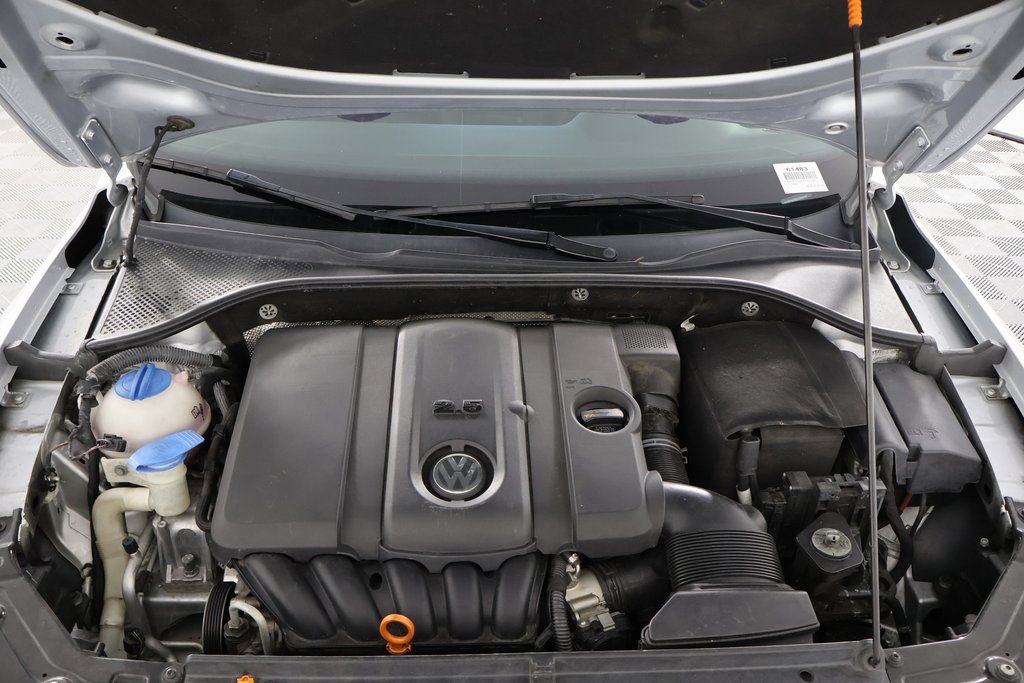 Used 2013 Volkswagen Passat 2.5 SEL Premium FWD image 15