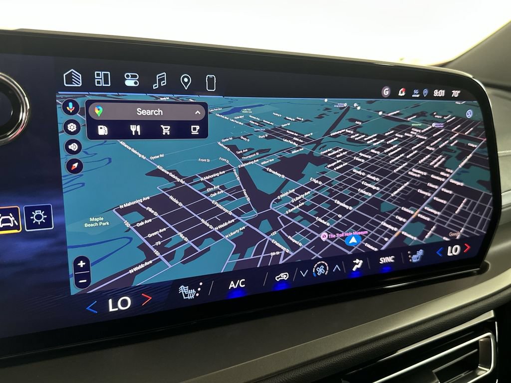 New 2027 Chevrolet Traverse LT w/ LPO, Floor Liner Package FWD image 15