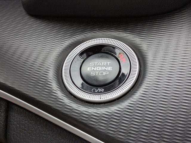 Used 2025 Jeep Grand Cherokee L Laredo RWD image 28