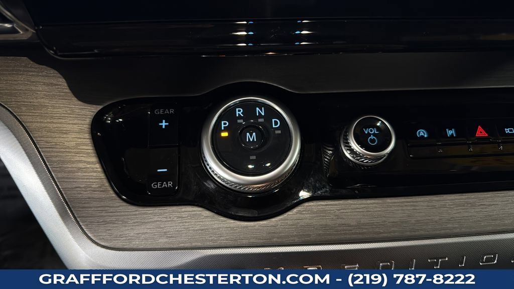 Used 2025 Ford Expedition Platinum AWD/4WD image 17