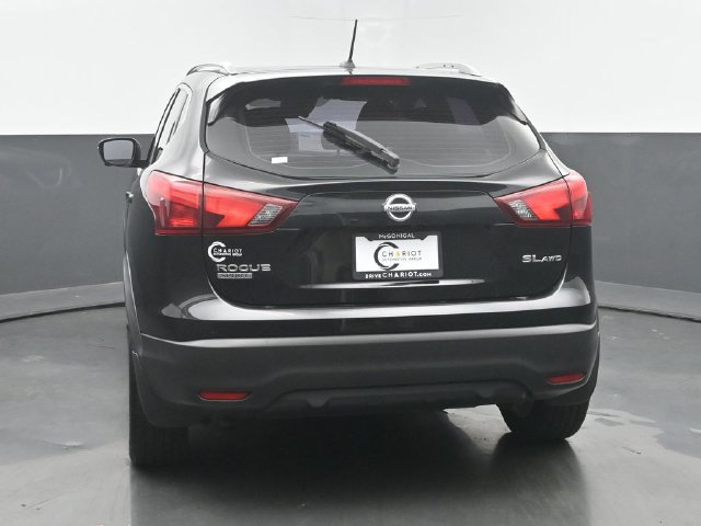 Used 2017 Nissan Rogue Sport SL w/ SL Premium Package AWD/4WD image 5