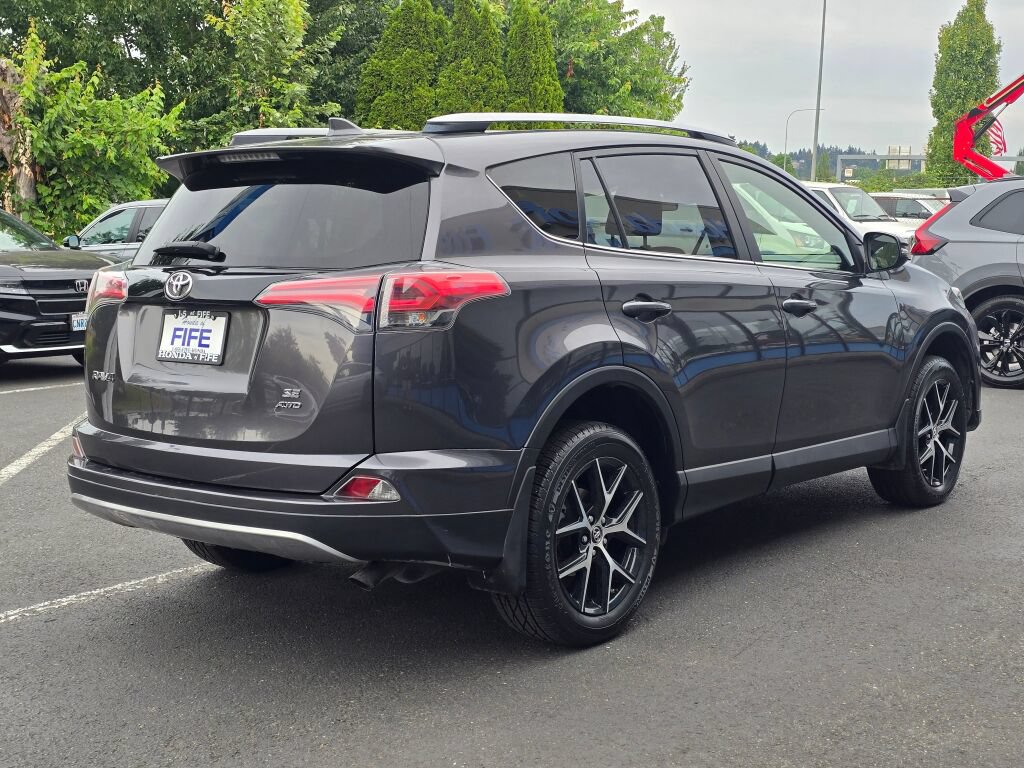 Used 2017 Toyota RAV4 SE AWD/4WD image 5