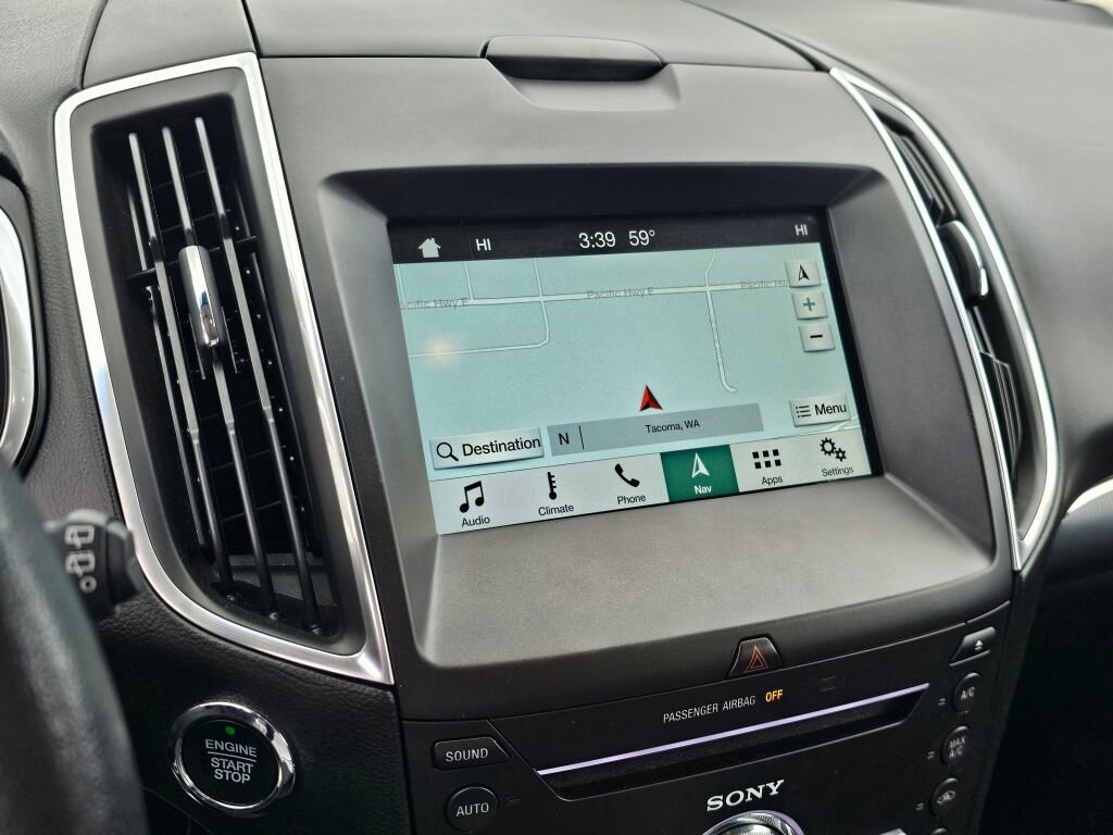 Used 2017 Ford Edge Titanium w/ Technology Package image 32