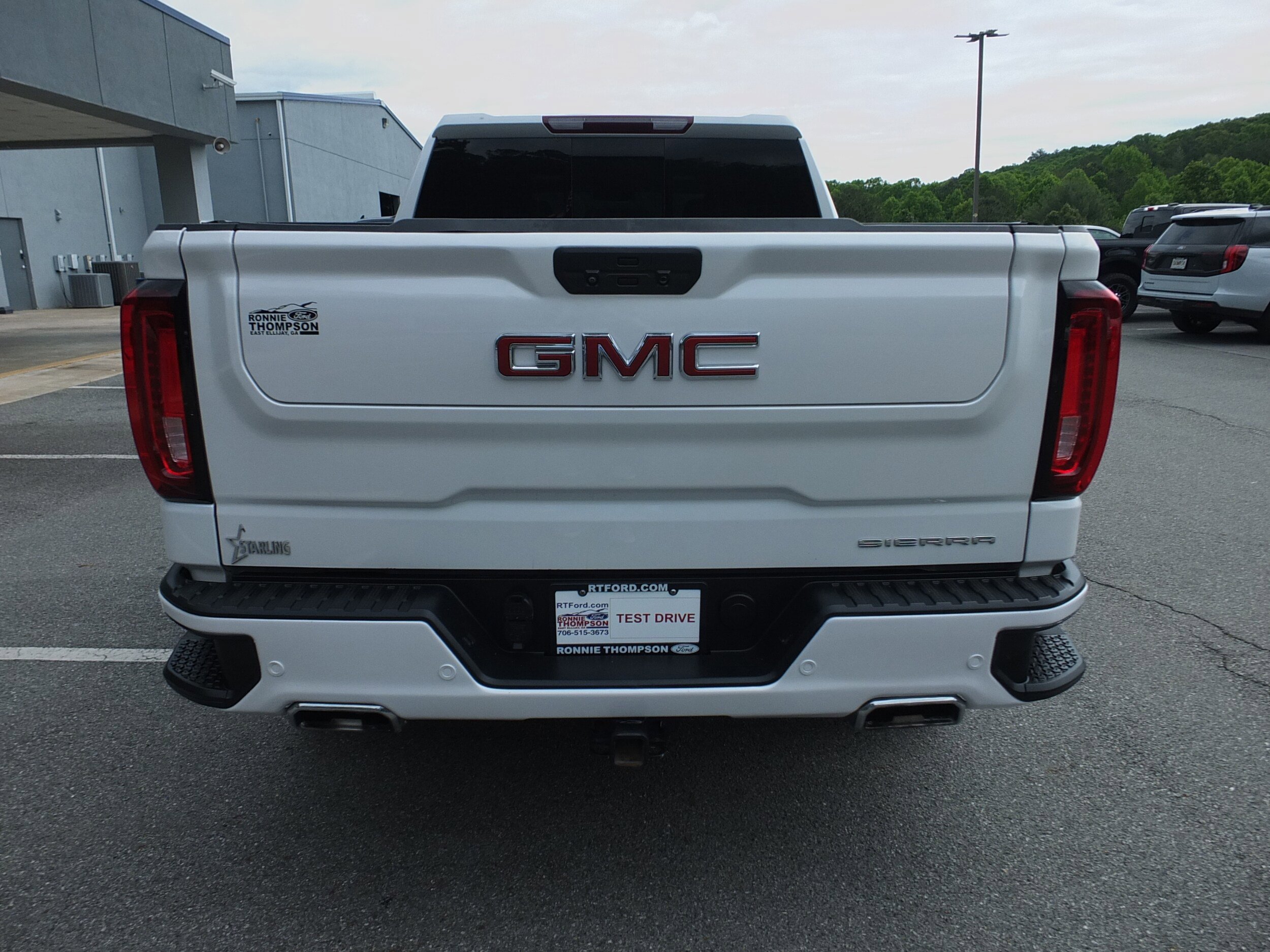 Used 2022 GMC Sierra 1500 Denali w/ Denali Premium Package AWD/4WD image 4