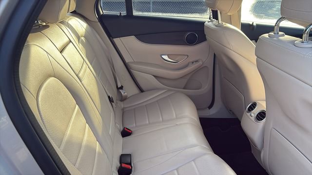 Used 2022 Mercedes-Benz GLC 300 image 29