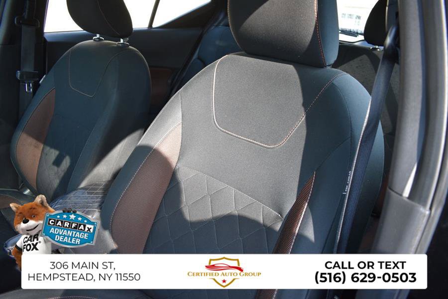 Used 2020 Nissan Kicks SR FWD image 11