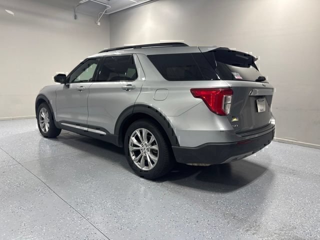 Used 2020 Ford Explorer XLT w/ Equipment Group 202A RWD image 8
