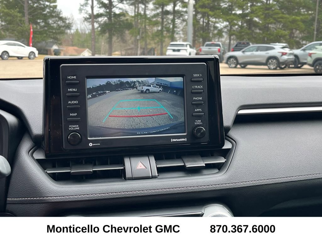 Used 2020 Toyota RAV4 LE image 16