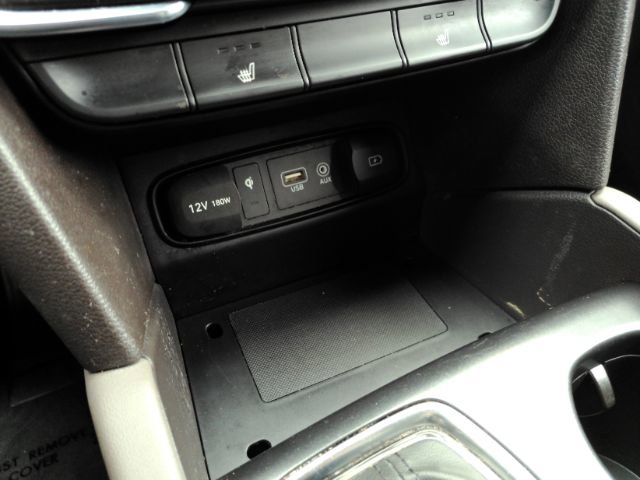 Used 2020 Hyundai Santa Fe SEL w/ Convenience + Premium Package FWD image 48