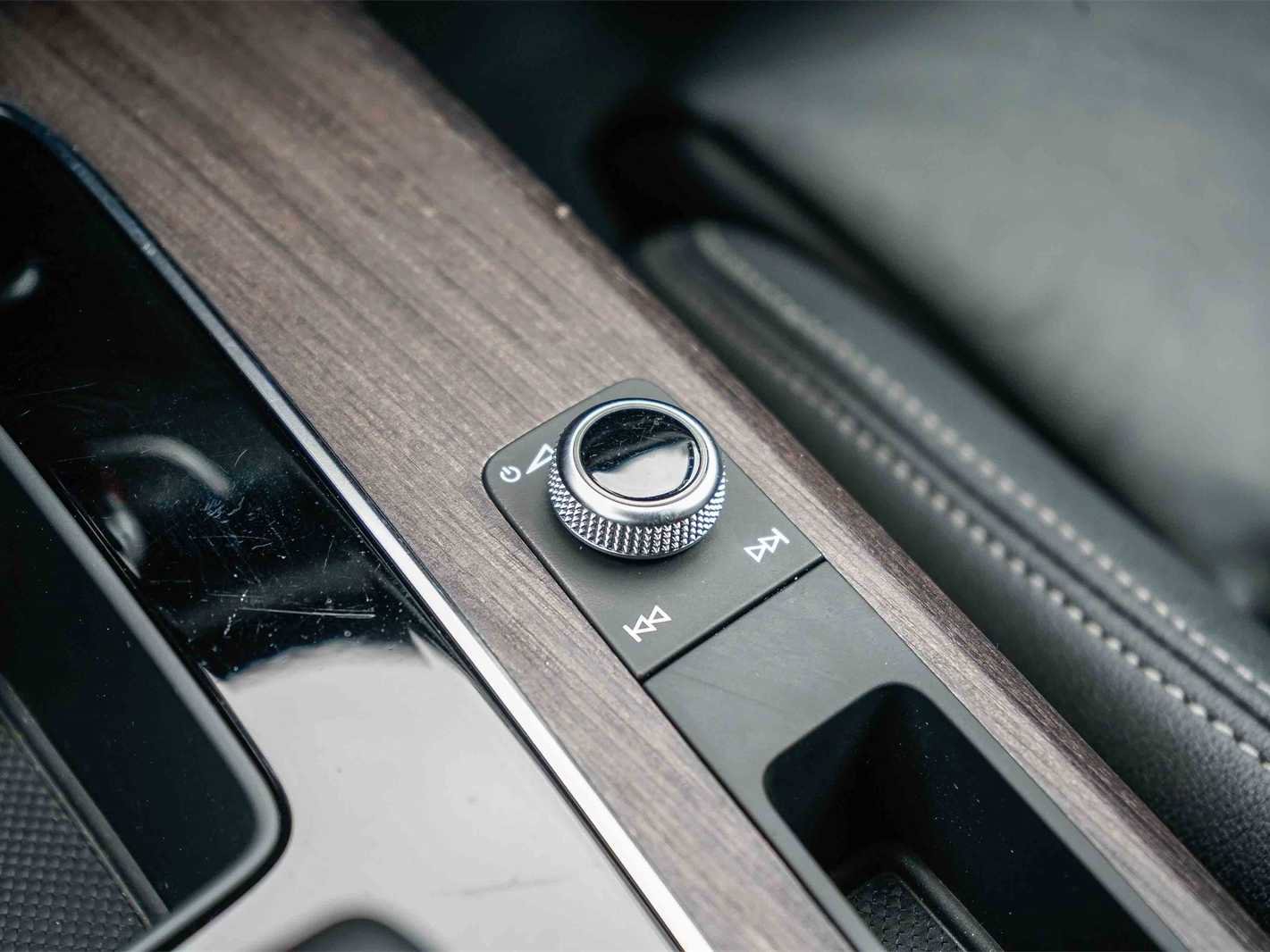 Used 2023 Audi Q5 e Premium Plus w/ Premium Plus Package image 23