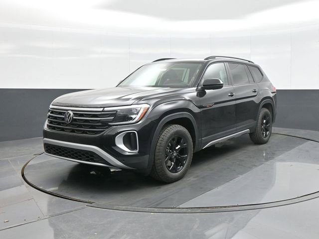 New 2026 Volkswagen Atlas Peak Edition image 3