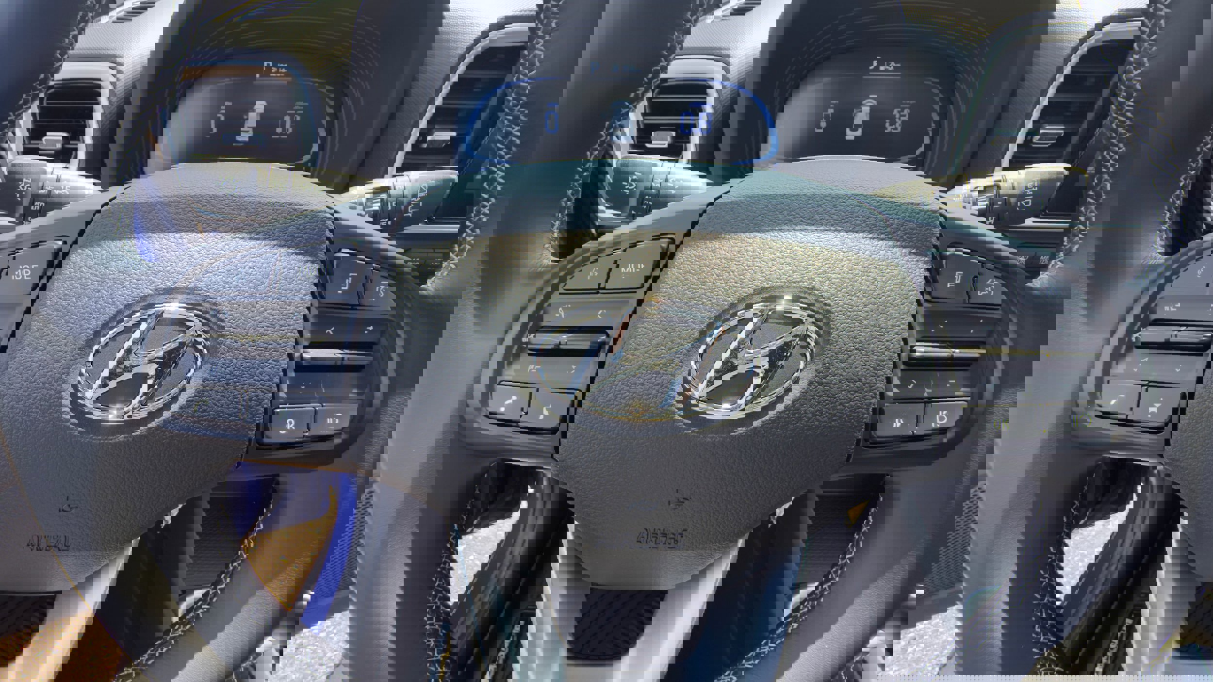 Used 2023 Hyundai Venue SEL w/ Cargo Package image 17