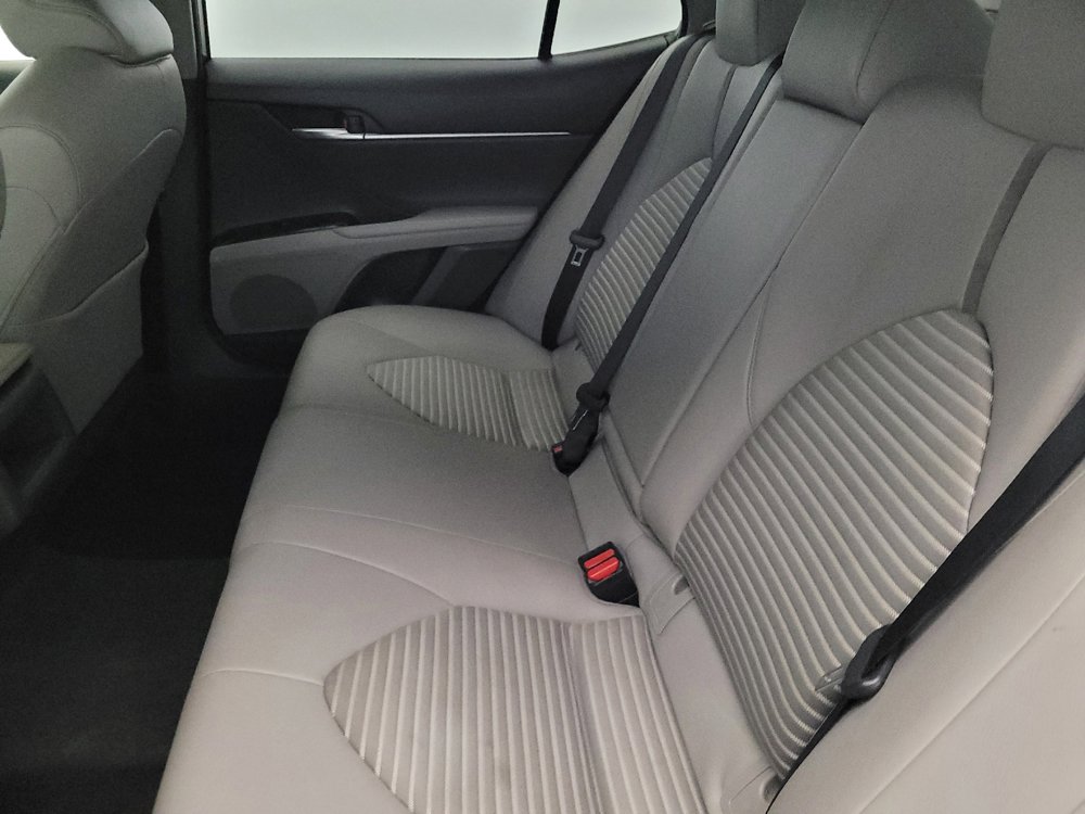 Used 2018 Toyota Camry SE w/ Convenience Package FWD image 18