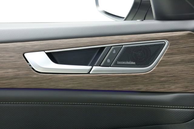 New 2025 Volkswagen Atlas SEL Premium R-Line image 36