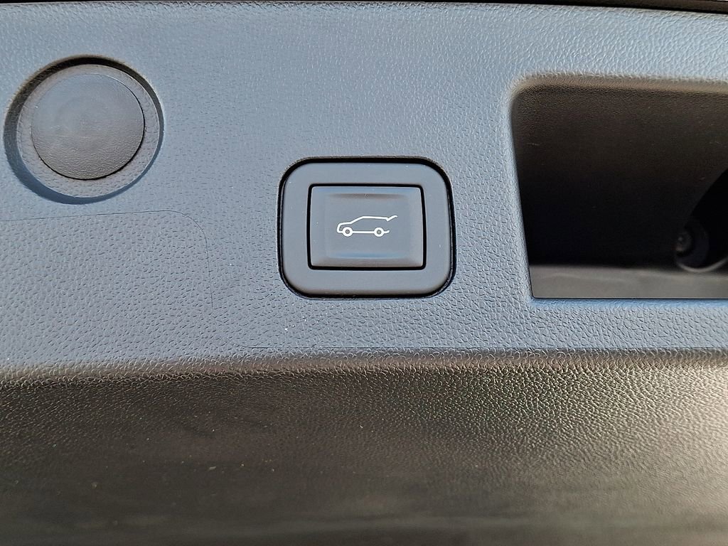 Used 2026 Chevrolet Equinox LT w/ Convenience Package II image 27