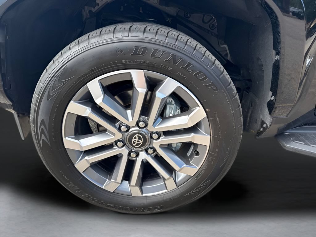 Used 2025 Toyota 4Runner Limited AWD/4WD image 39