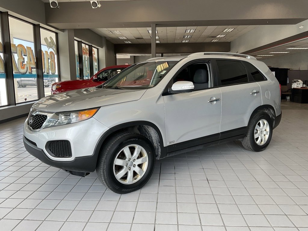 Used 2013 Kia Sorento LX image 3