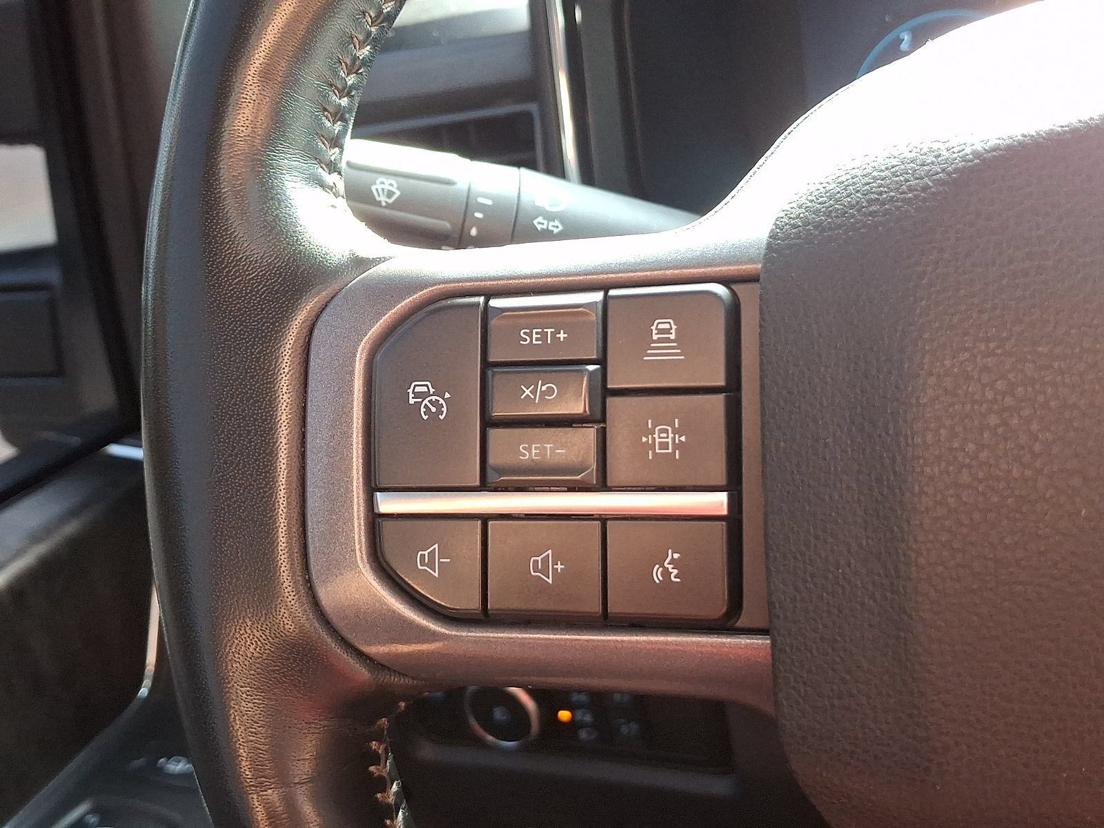 Used 2023 Ford F350 Lariat w/ Lariat Ultimate Package AWD/4WD image 22