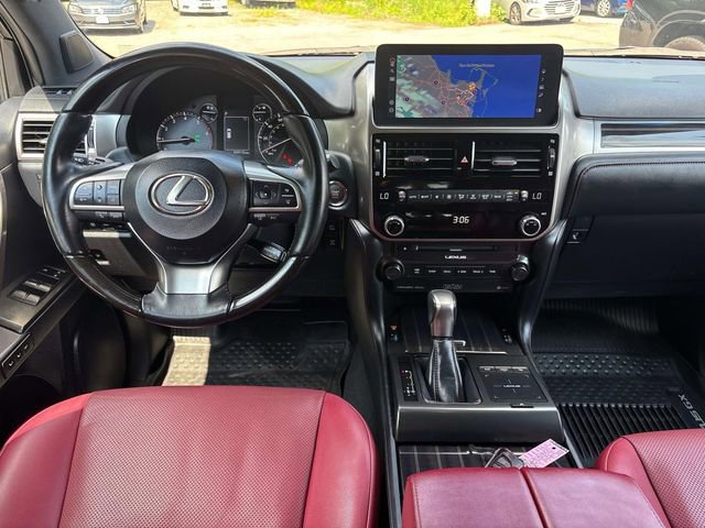 Used 2023 Lexus GX 460 Premium w/ Accessory Package image 9
