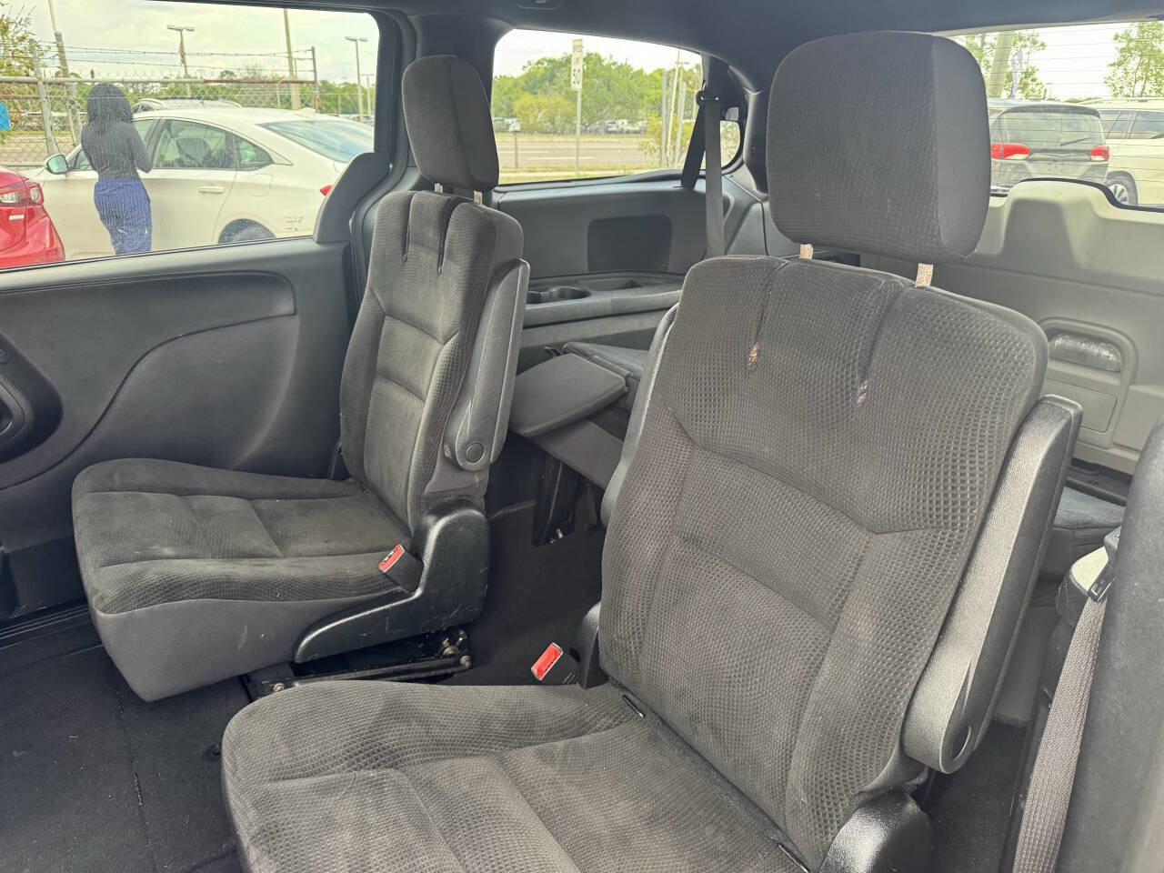 Used 2018 Dodge Grand Caravan SE FWD image 6