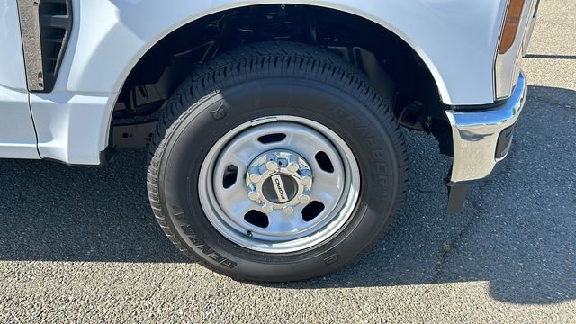 New 2026 Ford F350 XL w/ XL Chrome Package image 3