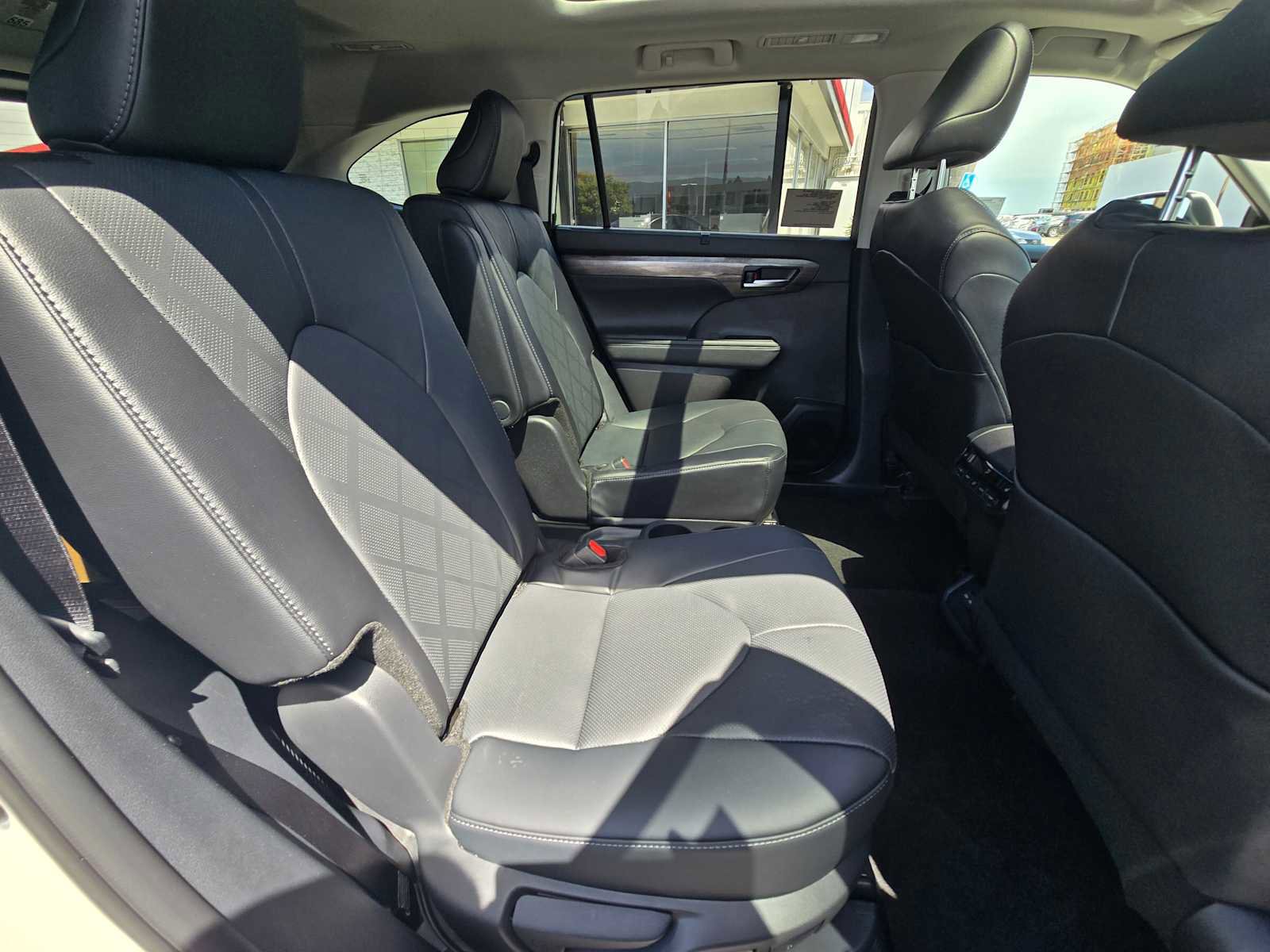 New 2026 Toyota Highlander Platinum AWD/4WD image 14
