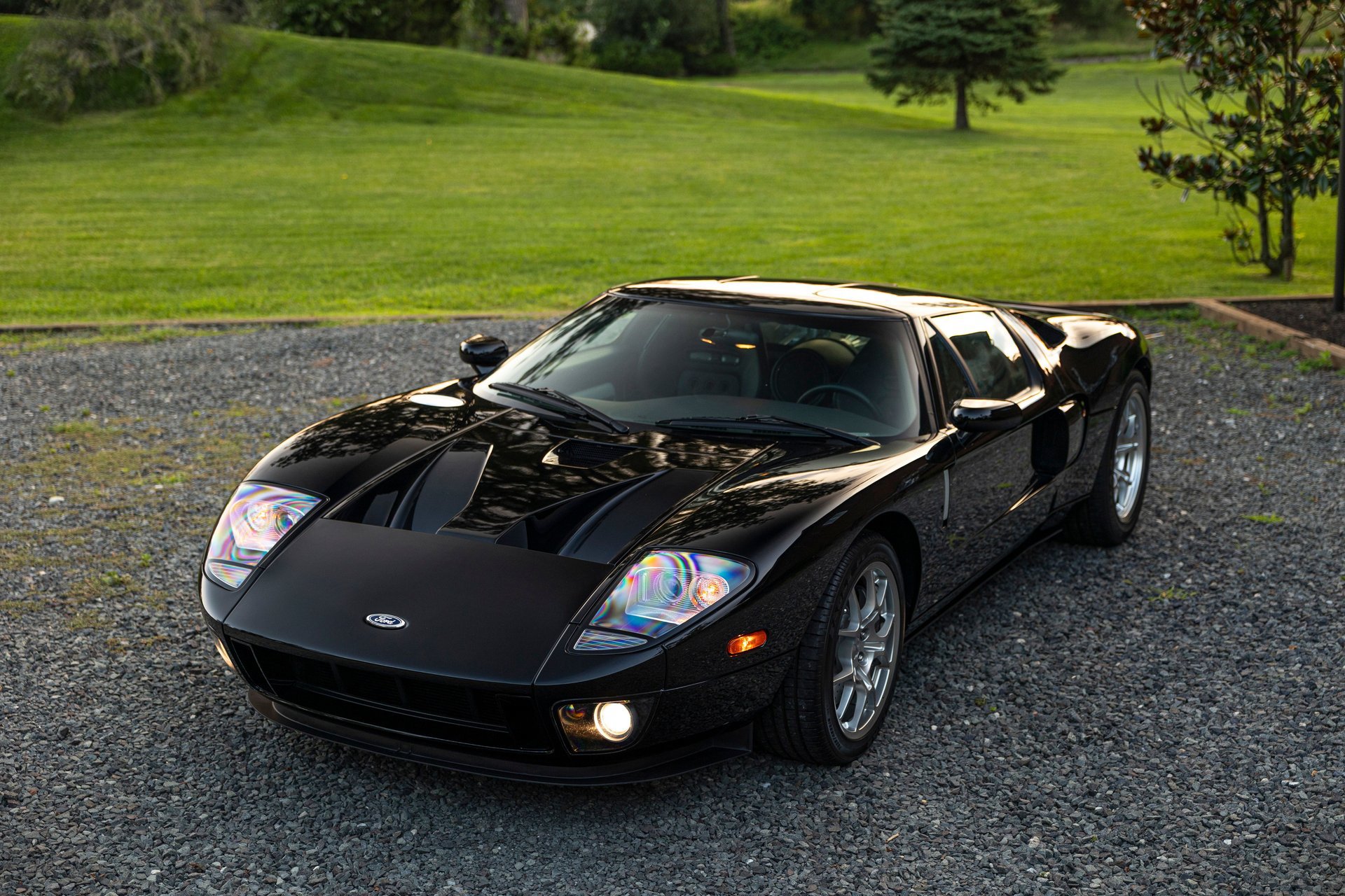 Used 2006 Ford GT RWD image 8