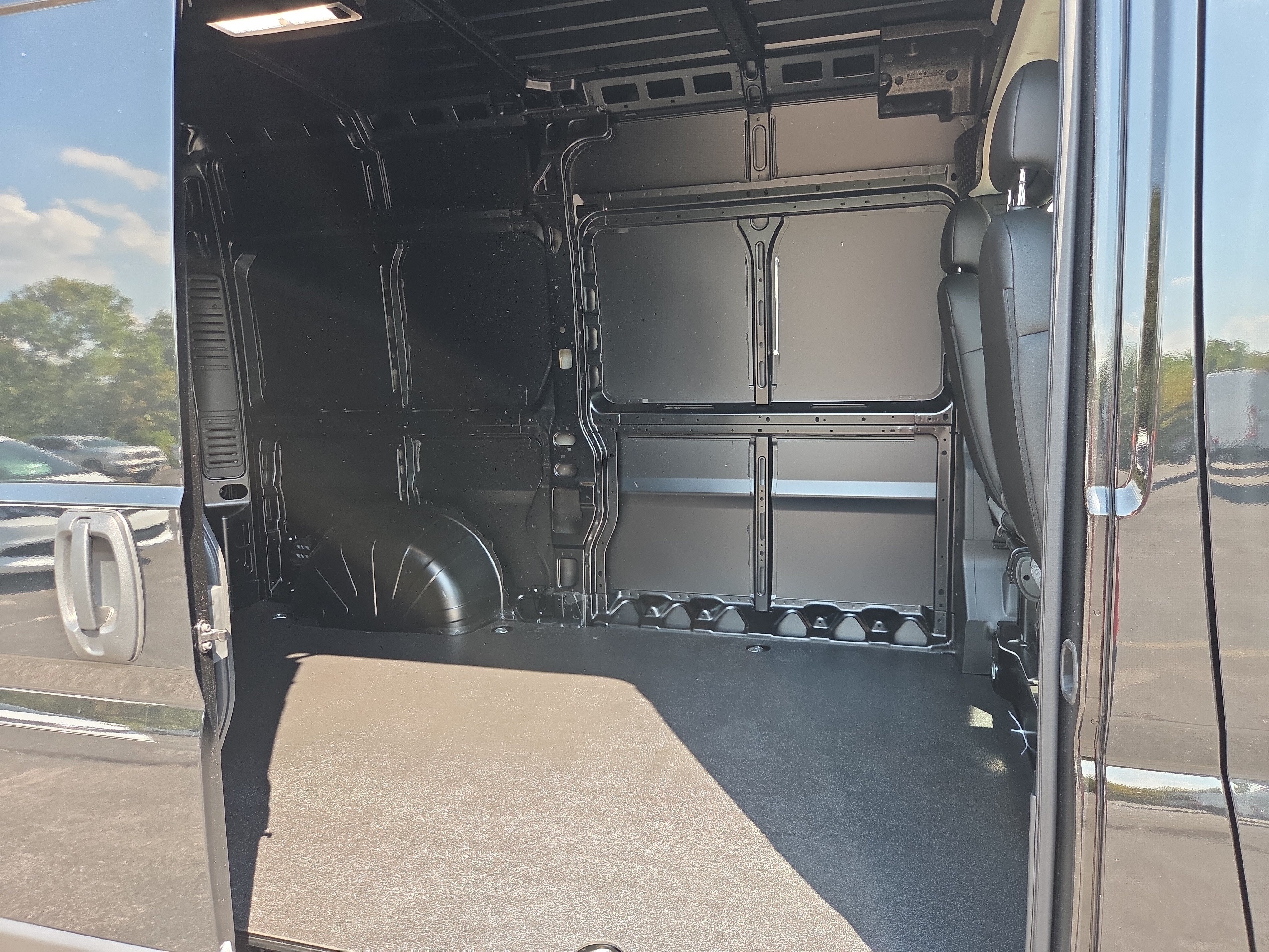 New 2027 RAM ProMaster 1500 w/ Quick Order Package 22G SLT FWD image 7