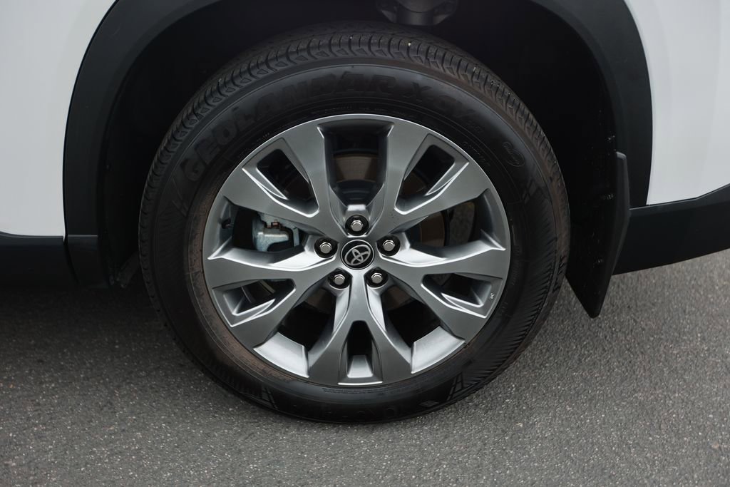 Used 2024 Toyota Grand Highlander Limited image 10