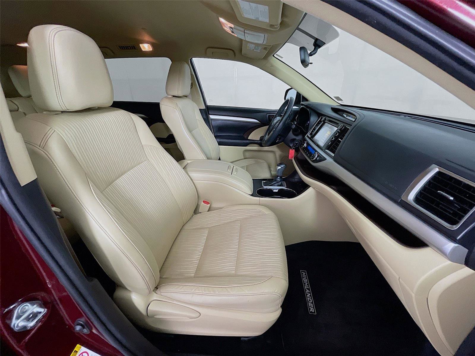 Used 2016 Toyota Highlander Plus image 30