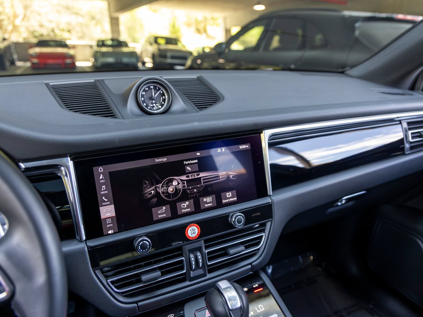 Certified 2026 Porsche Macan AWD/4WD image 40