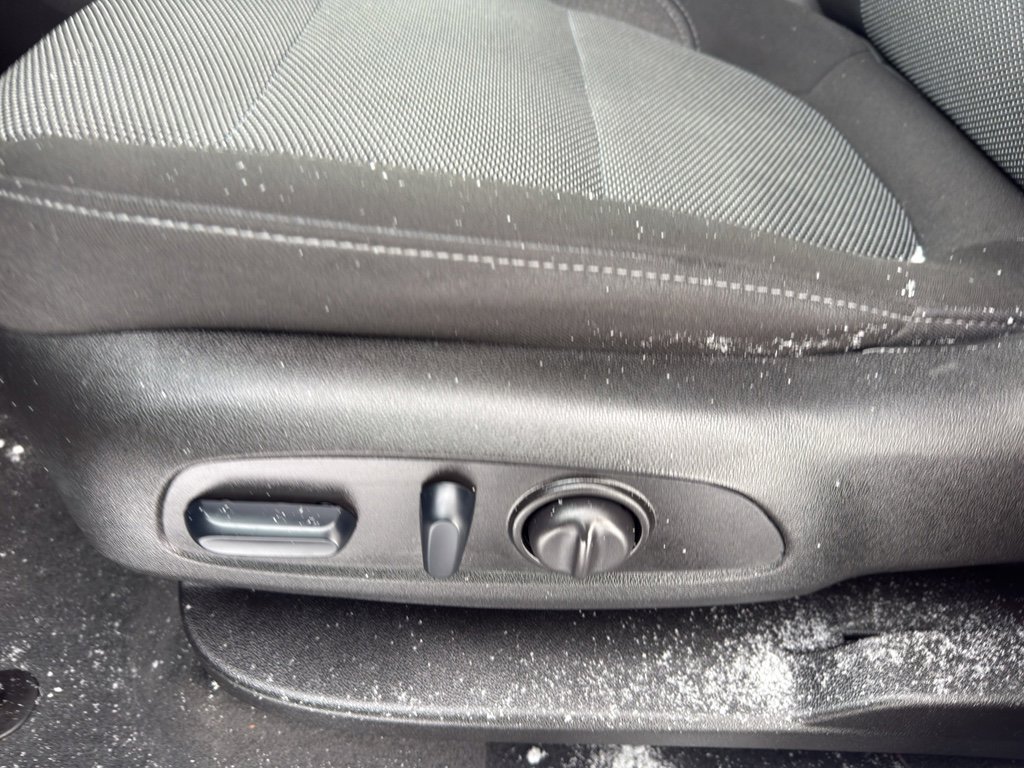 Used 2023 Chevrolet Traverse LT image 16