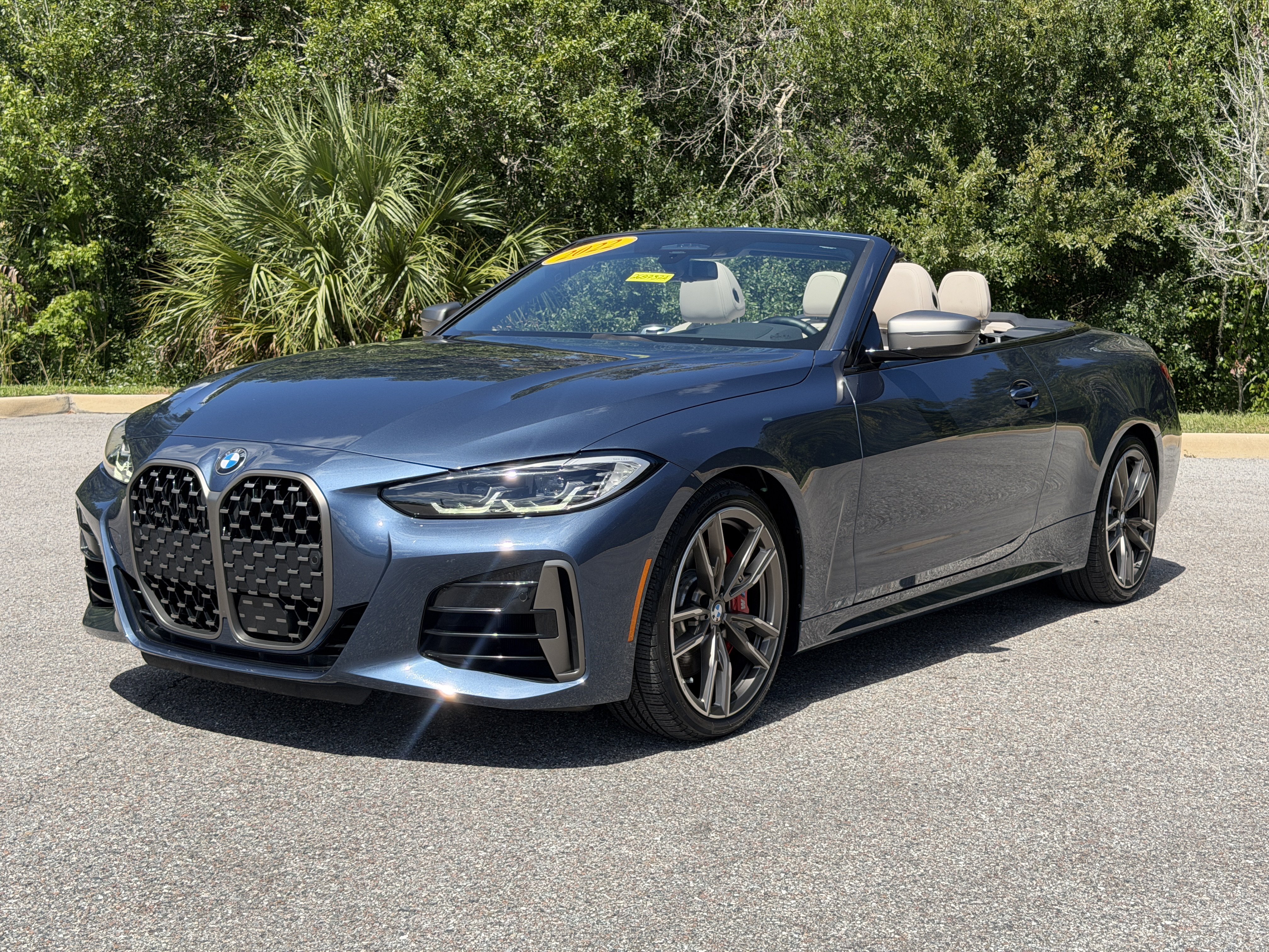 Used 2022 BMW M440i Convertible RWD image 3