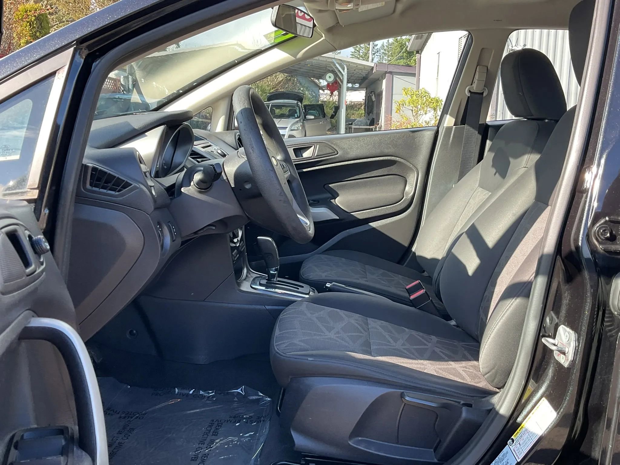 Used 2011 Ford Fiesta SE w/ 203A Rapid Spec Order Code image 7