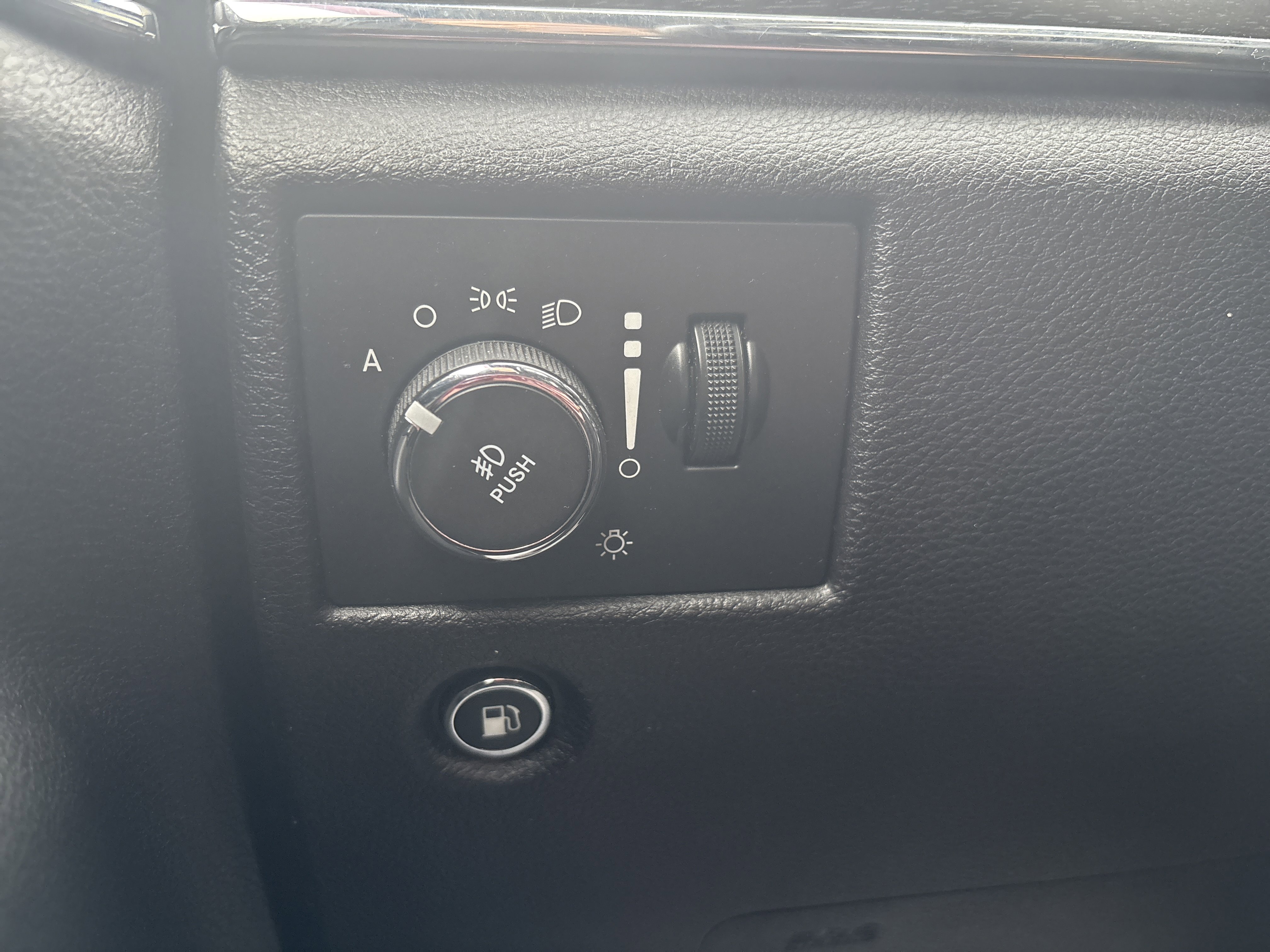 Used 2016 Jeep Grand Cherokee Limited image 31