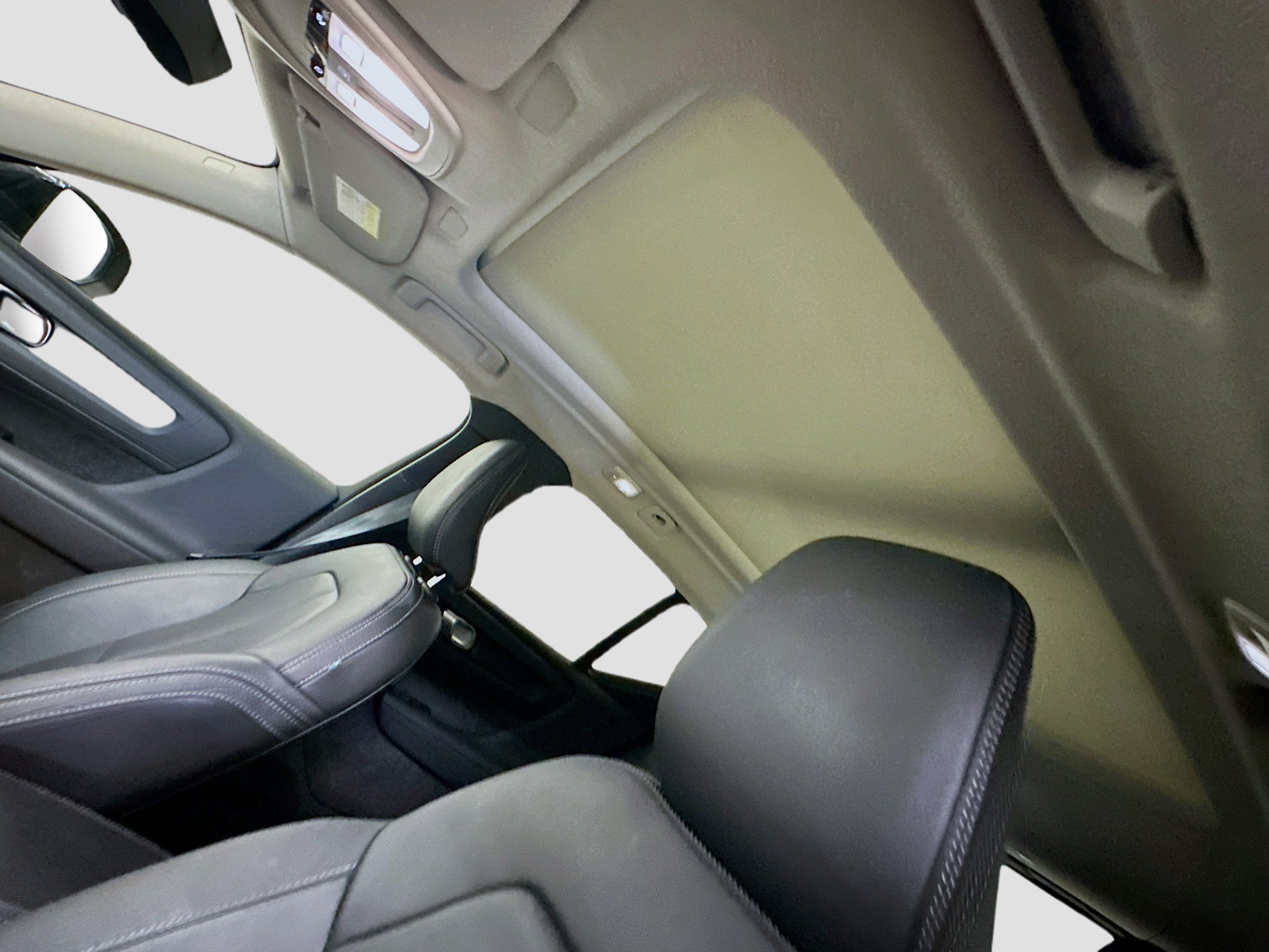 Used 2025 Volvo XC40 B5 Plus image 27