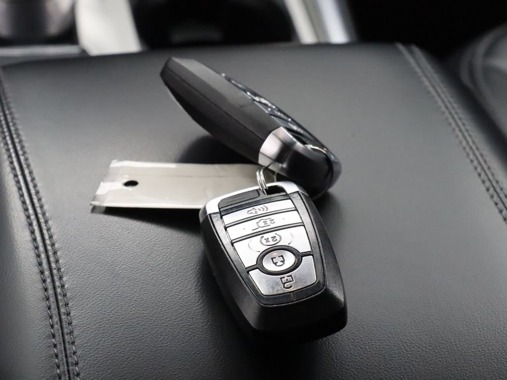 Used 2022 Ford Explorer XLT w/ Equipment Group 202A AWD/4WD image 20
