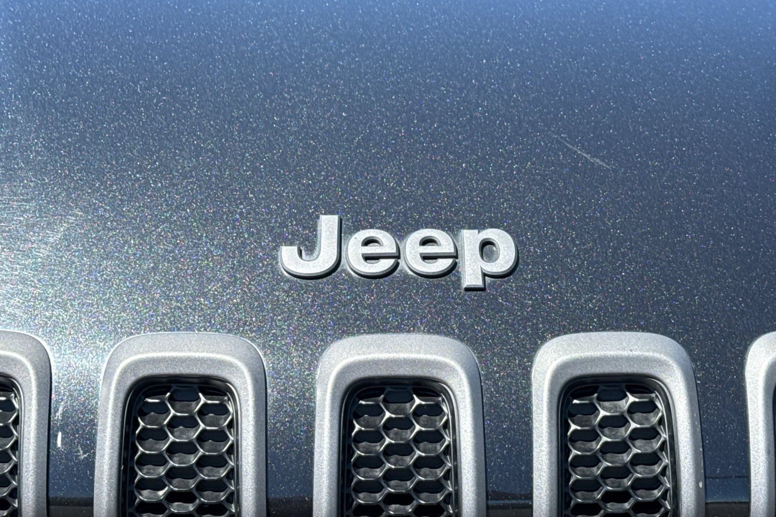 Used 2015 Jeep Cherokee Trailhawk AWD/4WD image 8